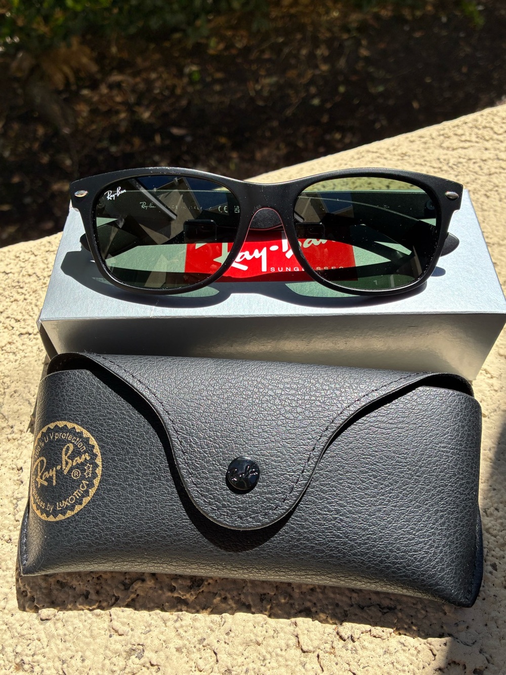 Ray Ban Wayfarer Black Classic Polarized Sunglasses